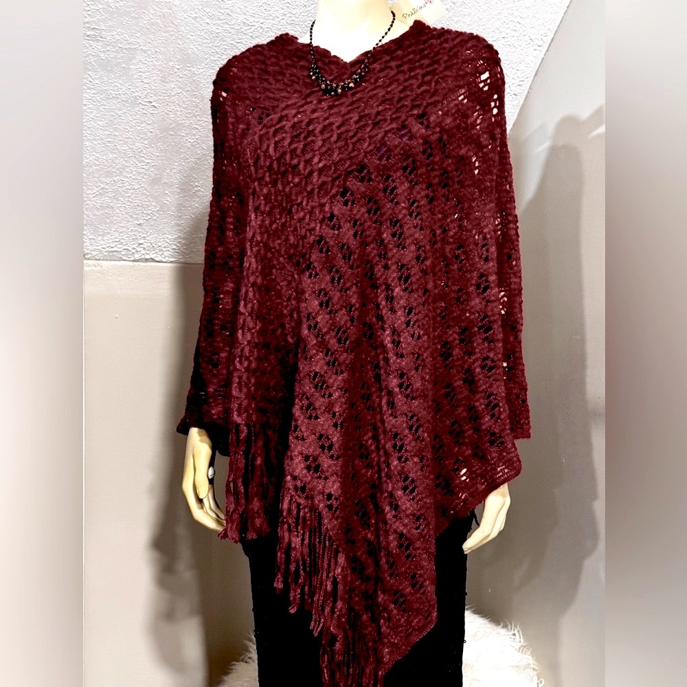 Elegant crochet Oversizeded poncho byDELICIOUS